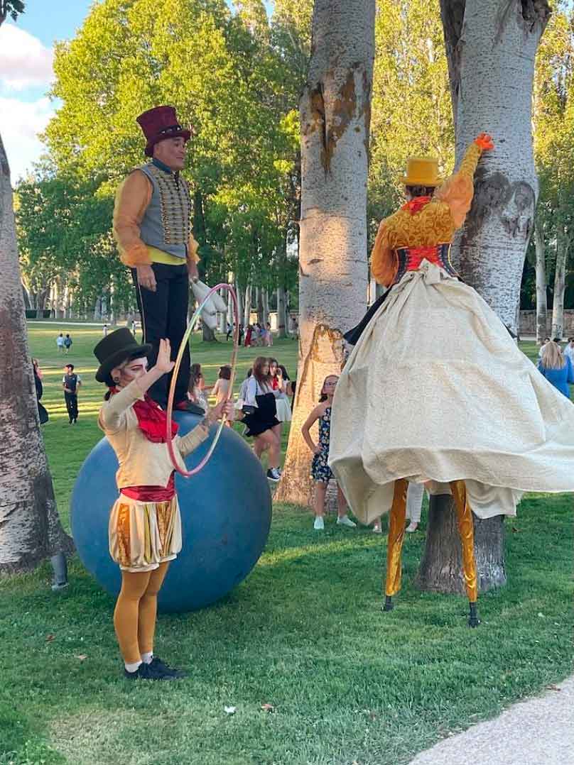 Inolvidable fiesta de graduación en Madrid. Espectáculo circense