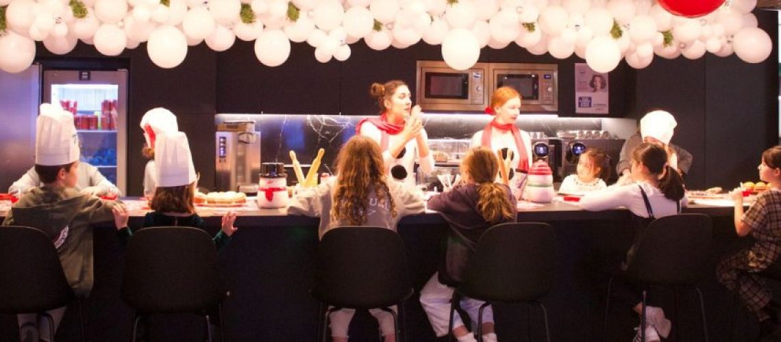 Blue and White Illustrative Web Development Twitter Header (8)