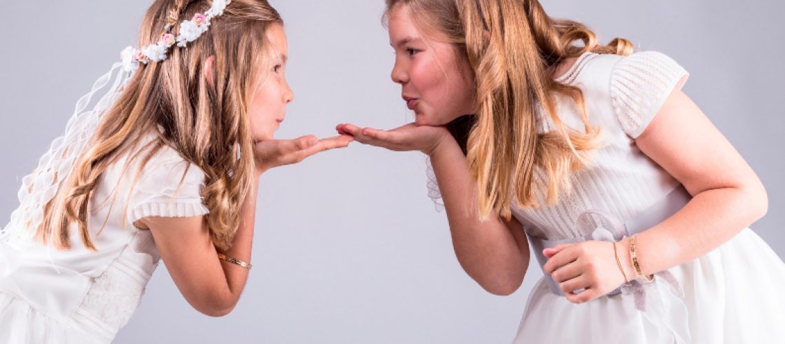 Niñas en su Primera Comunión