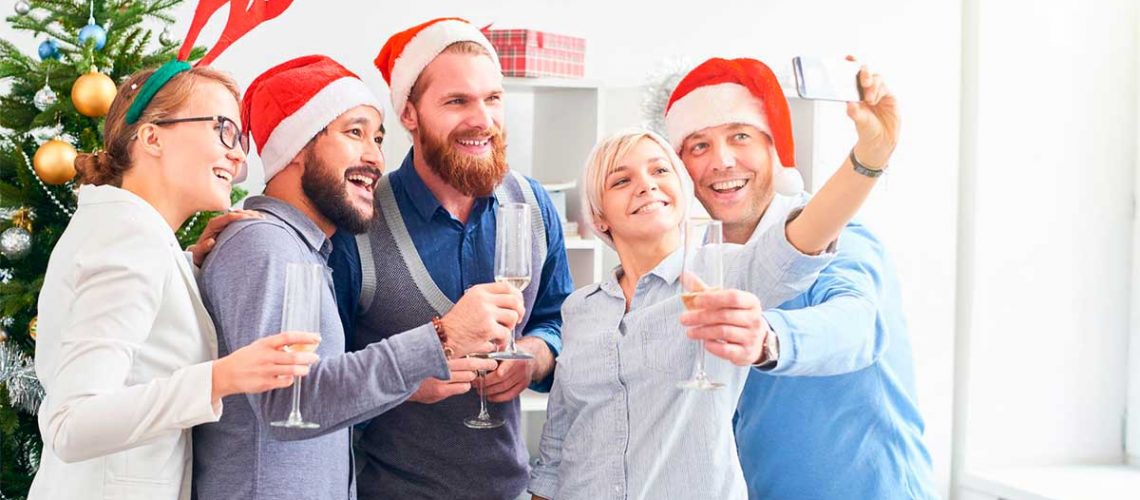 Fiesta de Navidad en la empresa con amigos Madrid